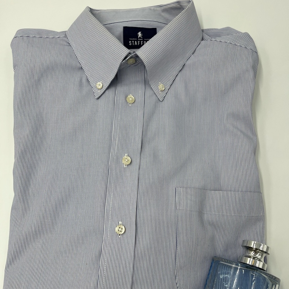 Stafford Men's Dress Shirt in Blue and White Stripes